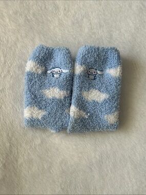 The Crème Shop Cinnamonroll Cozy Blue Fleece Cloud Socks